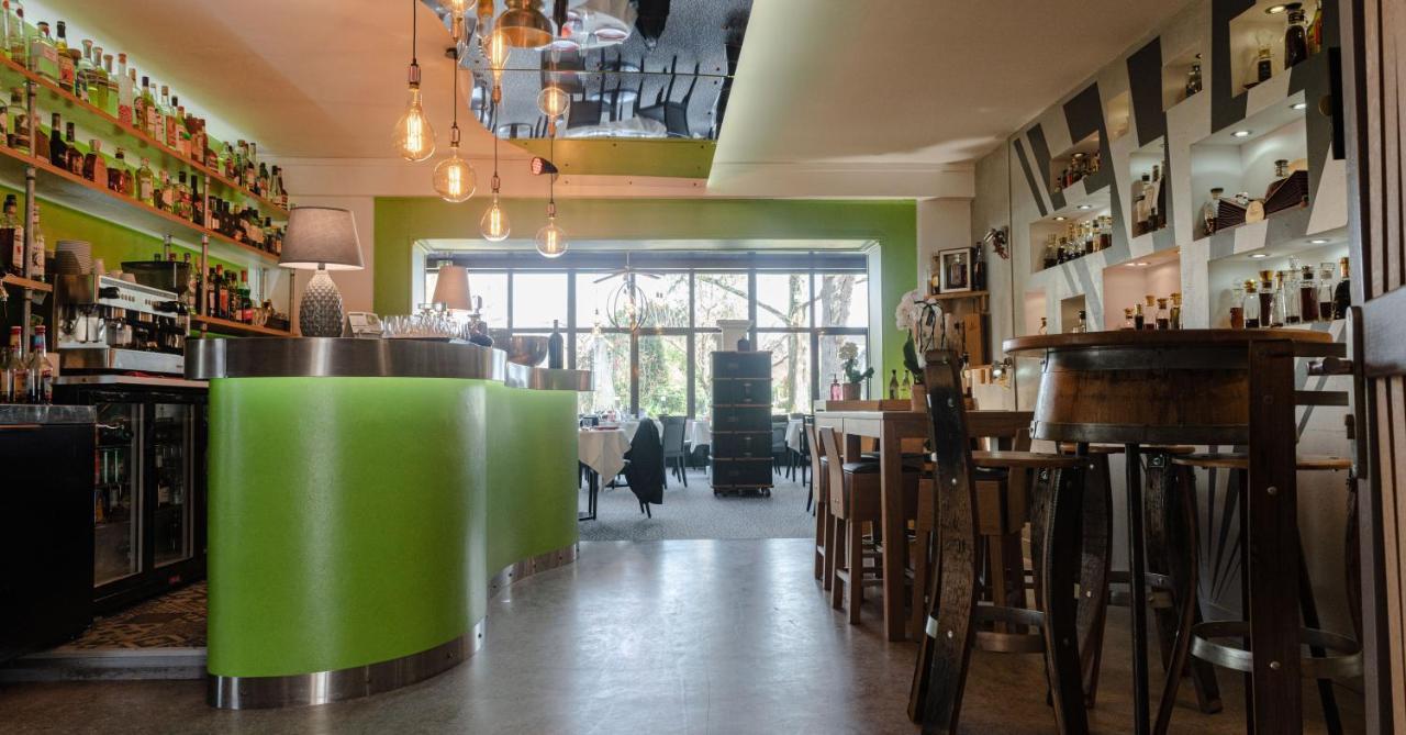 Logis Restaurant L'essille 3* Bassac